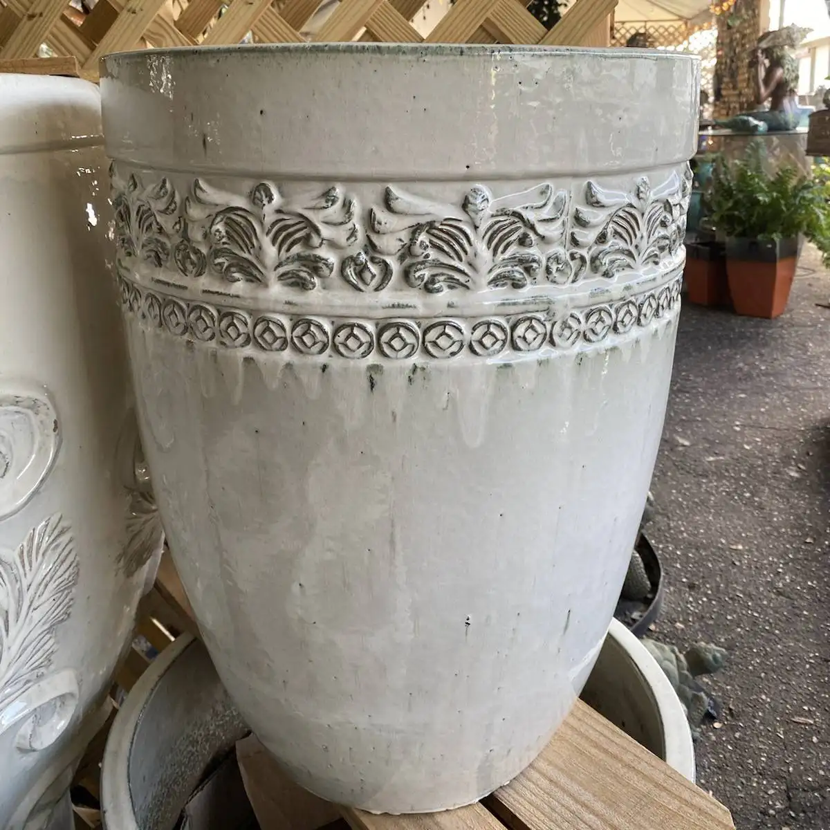Ethans Courtyard and Patio Bonita Springs | Large White Plant Pots | Bonita Springs | Water Fountains, Wall Fountains, Mailboxes, and more | Pottery Store